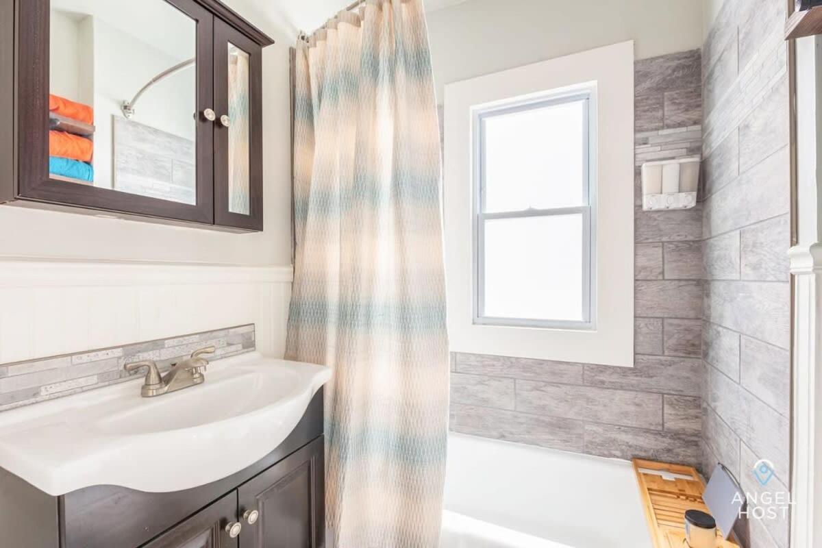 Newly Remodeled Apt, South Hills Old Brooklyn Area Клівленд Екстер'єр фото