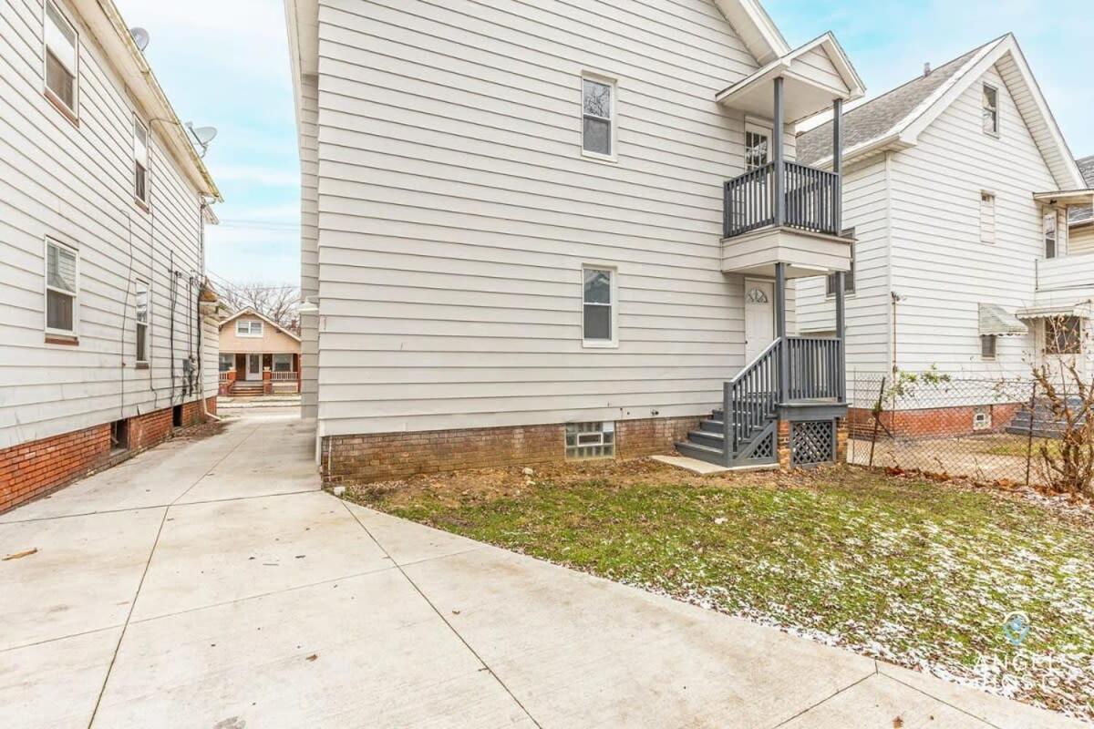 Newly Remodeled Apt, South Hills Old Brooklyn Area Клівленд Екстер'єр фото